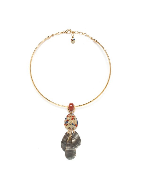 Colourful, modern and bright, the Gaudi Collection from Nature Bijoux has been designed with natural elements of red jasper, Dalmatian jasper, pink shell, Lapis Lazuli, sand and black lip. This 40cm necklace features a centrepiece pendant that measures 11cm and is layered with gold coloured metal.